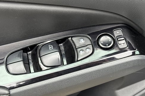 Used 2023 Nissan Altima 2.5 SV image 12