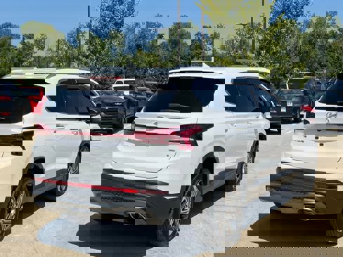 Certified 2023 Hyundai Santa Fe SEL image 11