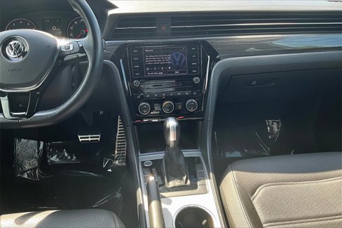 Certified 2021 Volkswagen Passat 2.0T R-Line image 19