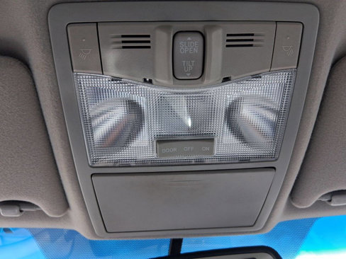 Used 2009 Toyota Avalon XLS image 29
