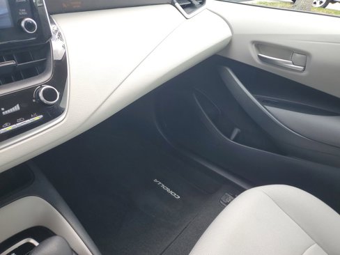 Used 2020 Toyota Corolla LE image 30