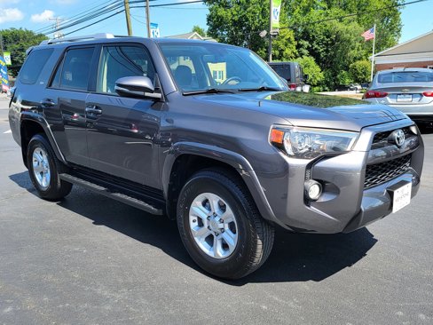 Used 2018 Toyota 4Runner SR5 Premium image 3