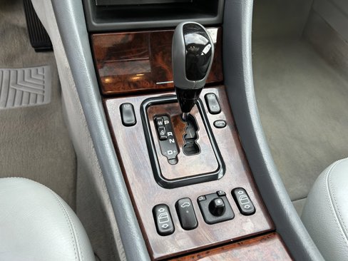 Used 2001 Mercedes-Benz CLK 320 Coupe image 18