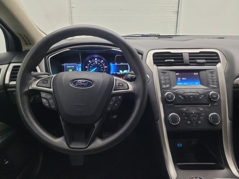 Used 2018 Ford Fusion S image 22