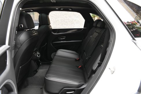 Used 2024 Bentley Bentayga image 11
