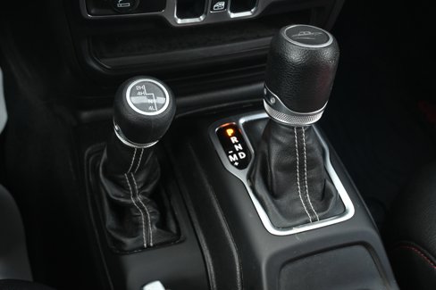 Used 2020 Jeep Gladiator Overland image 22