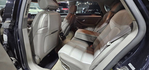 Used 2007 Audi S8 image 19