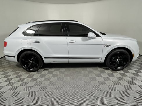 Used 2019 Bentley Bentayga image 6