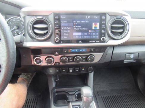 Used 2023 Toyota Tacoma Limited image 19
