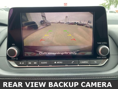 Used 2024 Nissan Rogue SV image 9