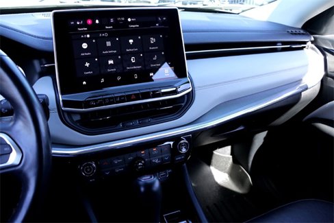 Used 2022 Jeep Compass Limited image 17