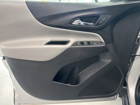 Used 2021 Chevrolet Equinox LS image 16