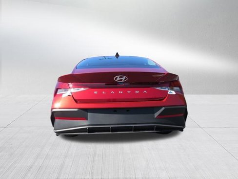 New 2025 Hyundai Elantra SE image 6