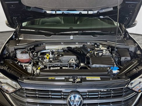 Certified 2024 Volkswagen Jetta SE image 23