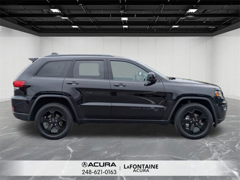 Used 2018 Jeep Grand Cherokee Laredo image 4