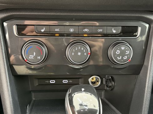 Used 2022 Volkswagen Tiguan S image 19