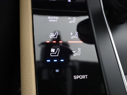 New 2025 Porsche Macan image 23