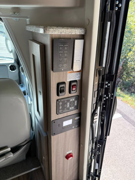 Used 2019 Ford E-450 and Econoline 450 Super Duty w/ Motorhome Prep Package image 18