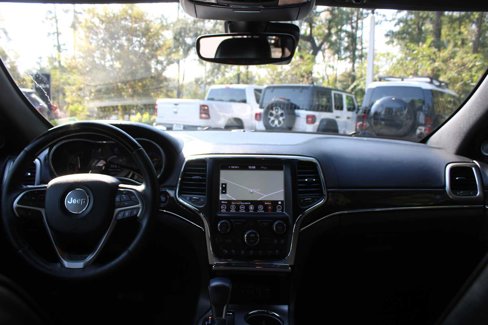 Used 2018 Jeep Grand Cherokee Overland image 26
