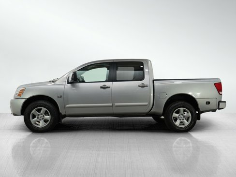 Used 2004 Nissan Titan SE image 2