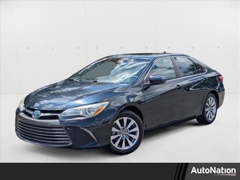 Used 2017 Toyota Camry XLE image 1