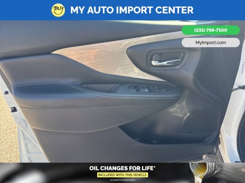 Used 2017 Nissan Murano S image 9