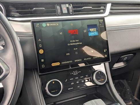 Used 2024 Jaguar F-PACE R-Dynamic S image 12