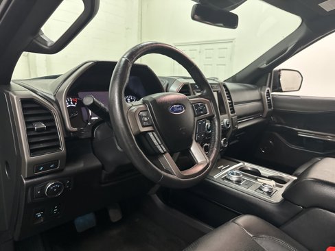 Used 2018 Ford Expedition XLT w/ Equipment Group 202A image 30