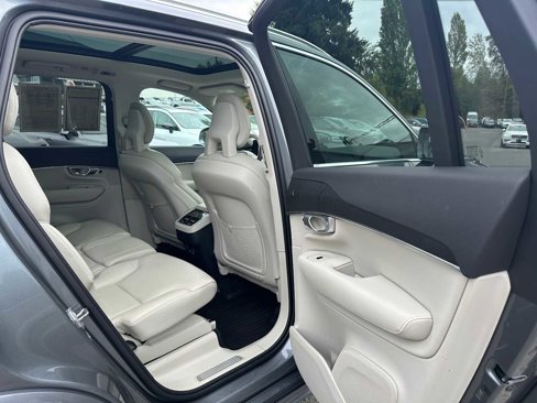 Used 2020 Volvo XC90 T5 Momentum w/ Protection Package Premier image 13