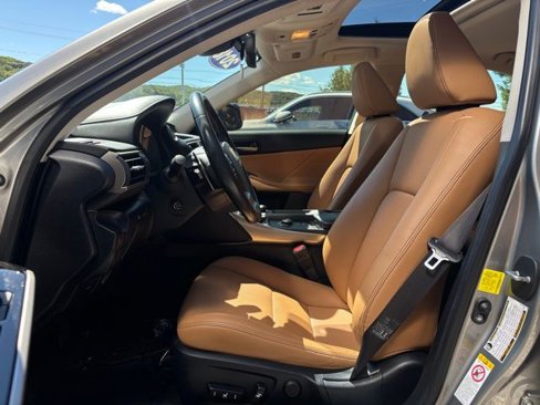 Used 2018 Lexus IS 300 AWD w/ Comfort Package image 12