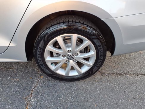 Used 2015 Volkswagen Jetta SE image 31