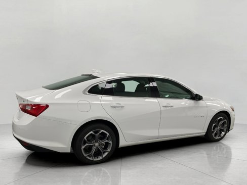 Used 2024 Chevrolet Malibu LT image 3