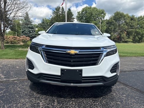 Used 2024 Chevrolet Equinox LT image 2