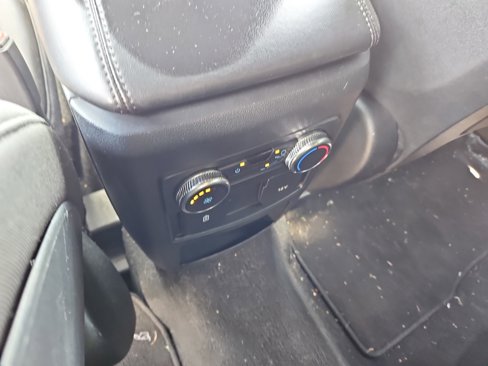 Used 2020 Ford Explorer XLT image 18