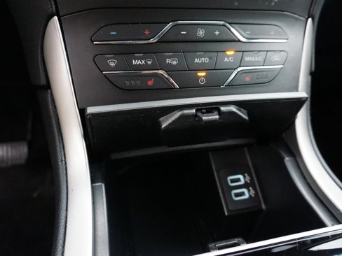 Used 2019 Ford Edge SEL w/ Equipment Group 201A image 17