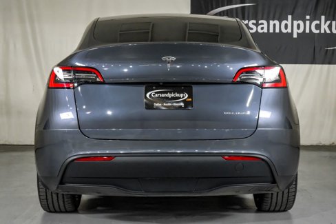 Used 2020 Tesla Model Y Long Range image 9