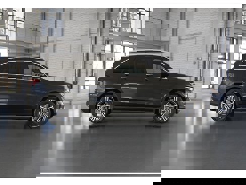 Used 2022 Mercedes-Benz GLC 300 4MATIC image 2
