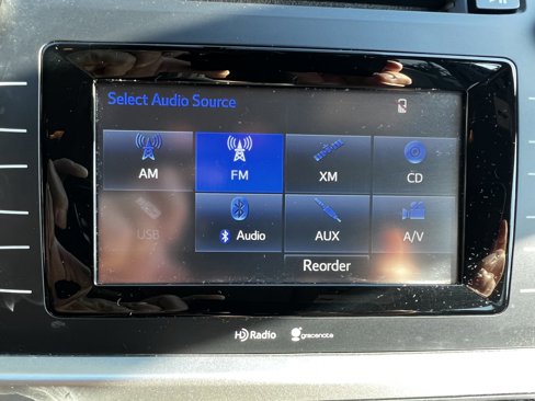 Used 2015 Toyota Highlander LE image 23