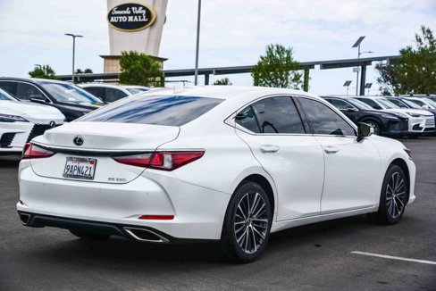 Certified 2022 Lexus ES 350 w/ Premium Package image 7