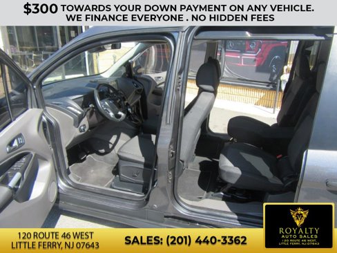 Used 2020 Ford Transit Connect XLT image 19