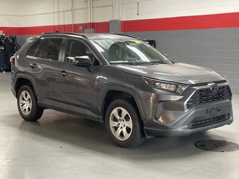 Used 2021 Toyota RAV4 LE image 2