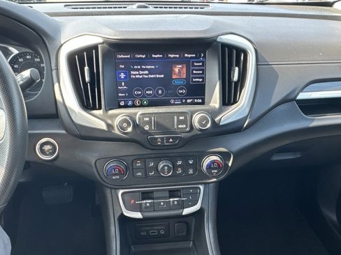 Certified 2022 GMC Terrain SLE w/ Driver Convenience Package image 13