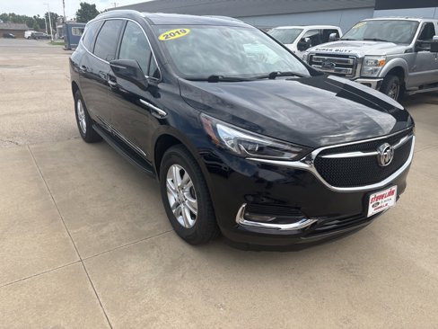 Used 2019 Buick Enclave Essence w/ LPO, Luxury Package image 4
