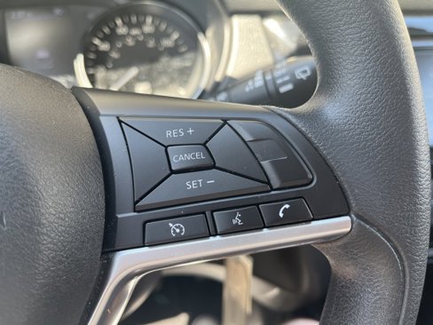 Used 2020 Nissan Rogue Sport S image 12