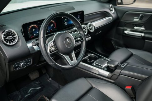 Used 2021 Mercedes-Benz GLB 250 w/ Premium Package image 19