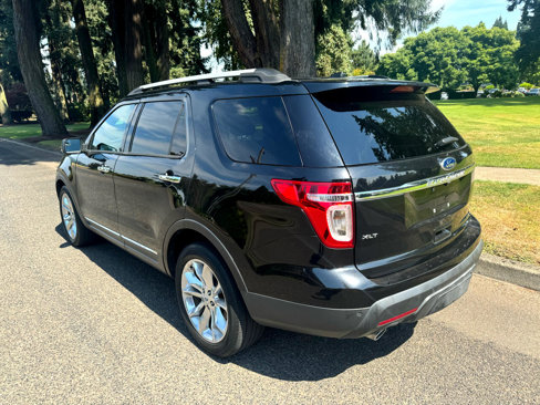 Used 2013 Ford Explorer XLT image 3