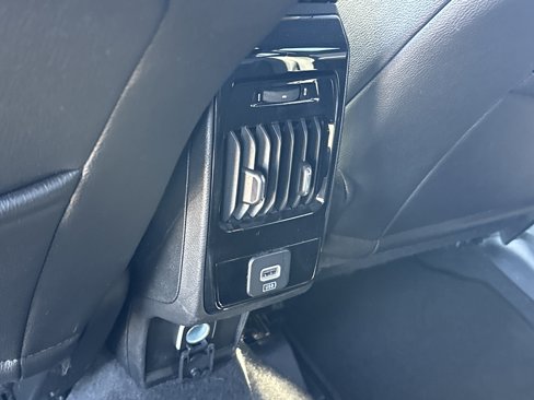 Used 2024 Jeep Compass Latitude image 13