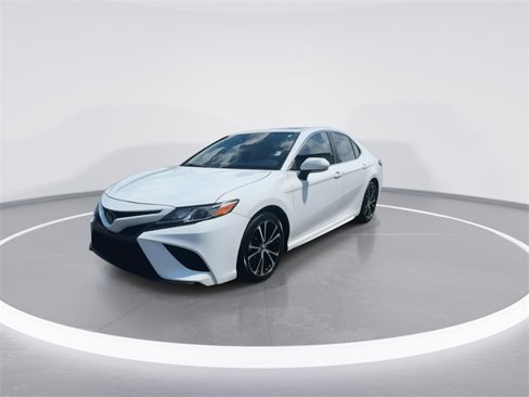 Used 2020 Toyota Camry SE image 4