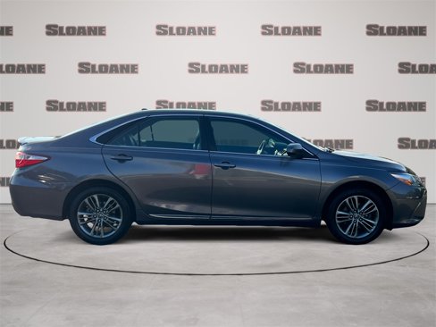 Used 2017 Toyota Camry SE image 6