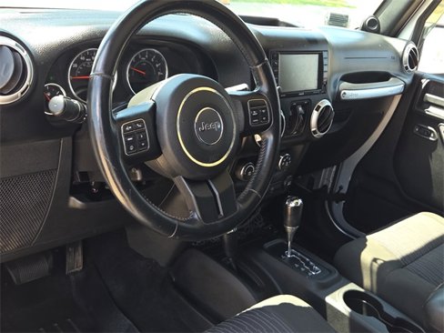 Used 2012 Jeep Wrangler Unlimited Sahara w/ Connectivity Group image 15